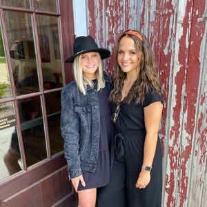 Meet your Posher, Halli